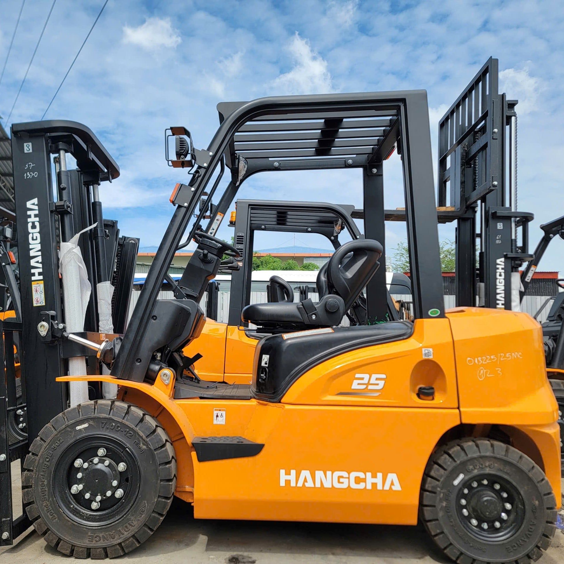 Xe Nâng Dầu HANGCHA 2.5 Tấn 